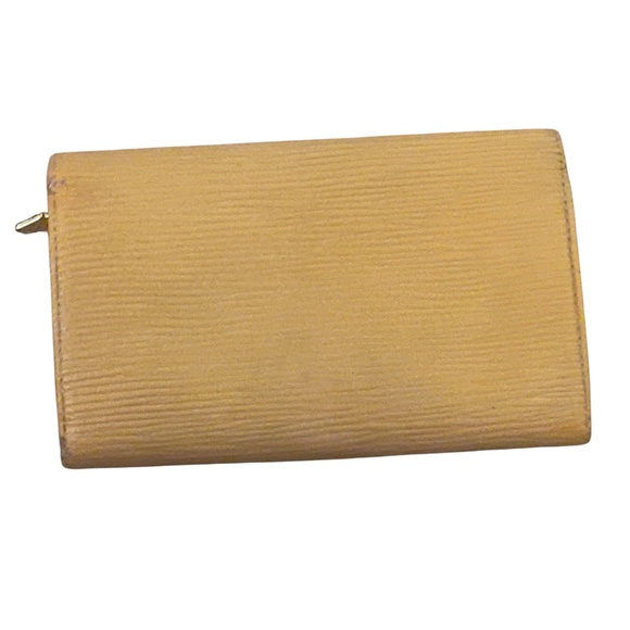 Authentic Elise Epi Louis Vuitton Yellow Leather Wallet with Snap Closure - Picture 10 of 15